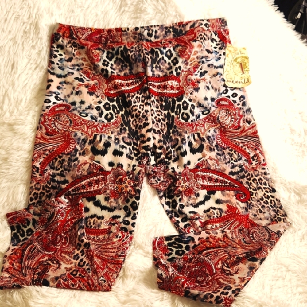 *NWT-One World LEGGINGS